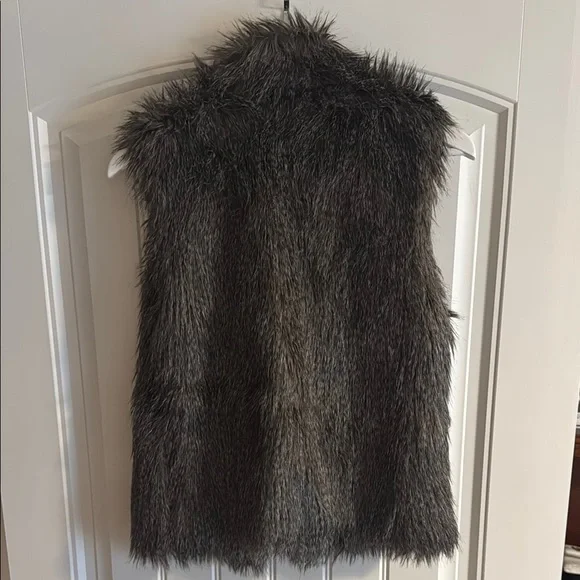 Faux Fur Vest in Gray - Picture 2 of 2